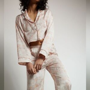 Dynamite Women's Pink Marble Satin Pajama top